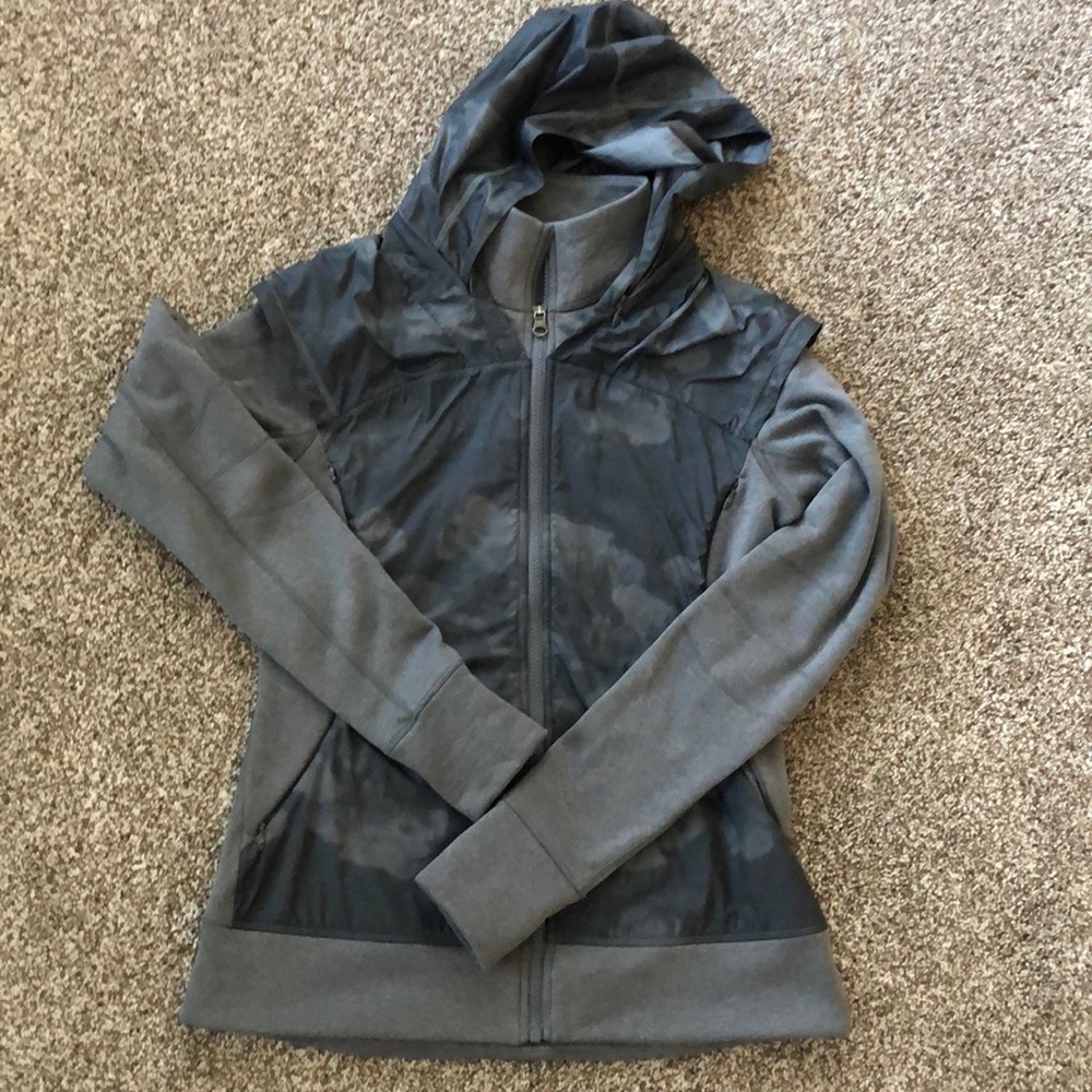 Lululemon size 8 grey jacket fleece lined